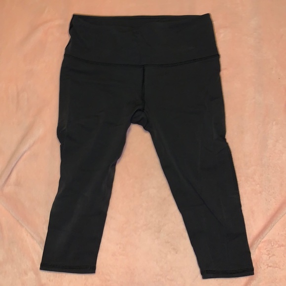 lululemon athletica Pants - Lululemon Reveal Crop (15")
